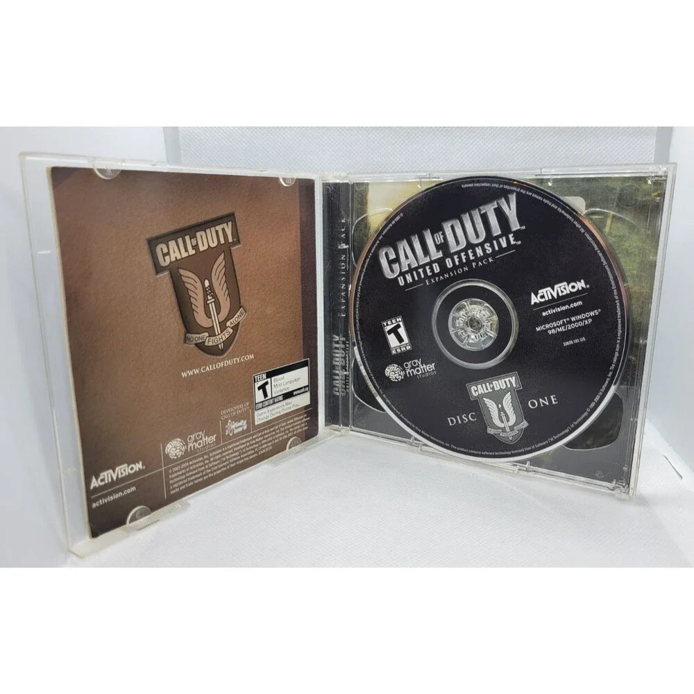 Call of Duty: United Offensive (PC, 2004) Expansion Pack 2-Disc CD-ROM Game